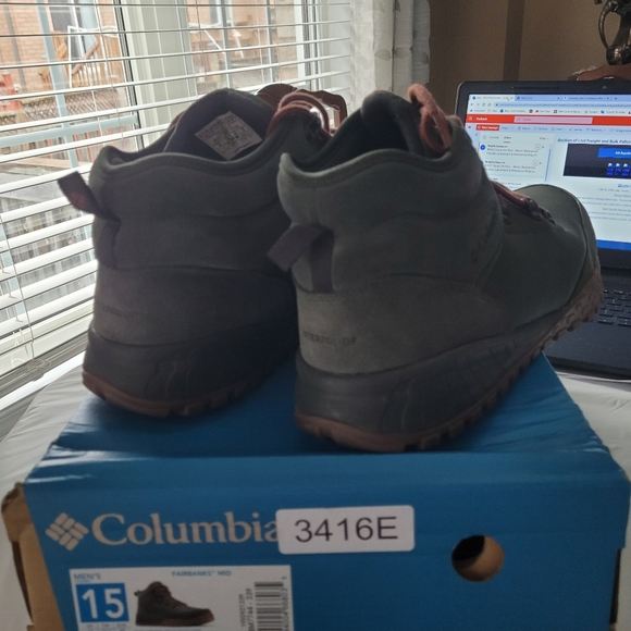 Man's boots Size 15 - Picture 6 of 11